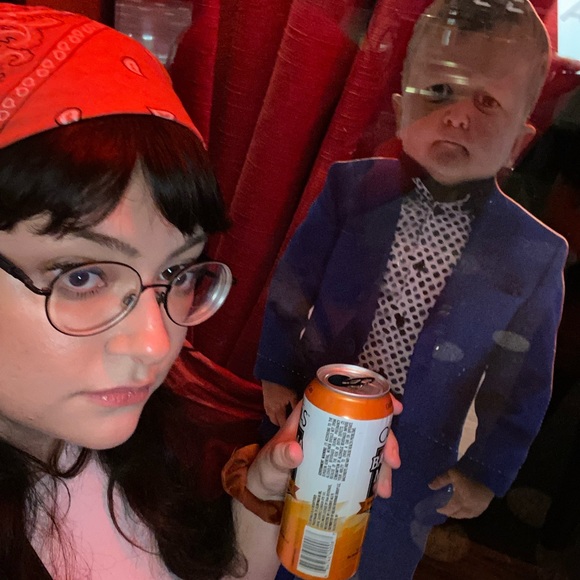 Meet your Posher, Sabrina - Picture 1 of 1